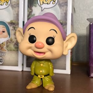 Dopey funko pop Disney character